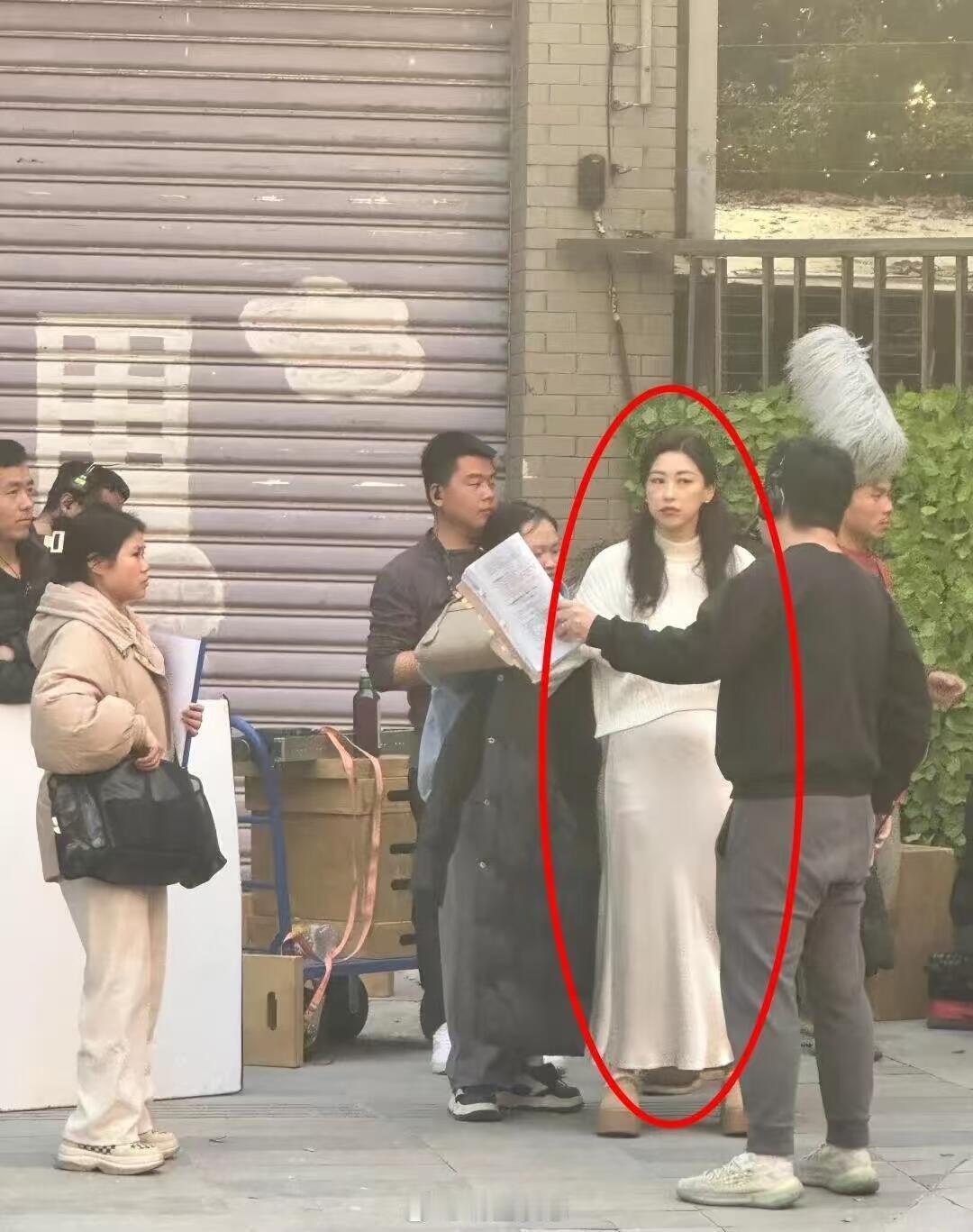 不是、朱珠生图这么老吗？？ 好一般… ​​​