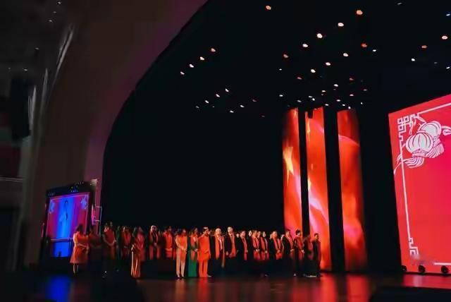 每年春节的夜晚，总少不了那一场全民期待的盛宴——湖南卫视的春晚。而今年的春晚，不