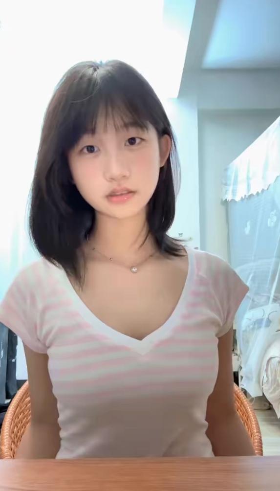 小妹妹有大身材，看着就好看。