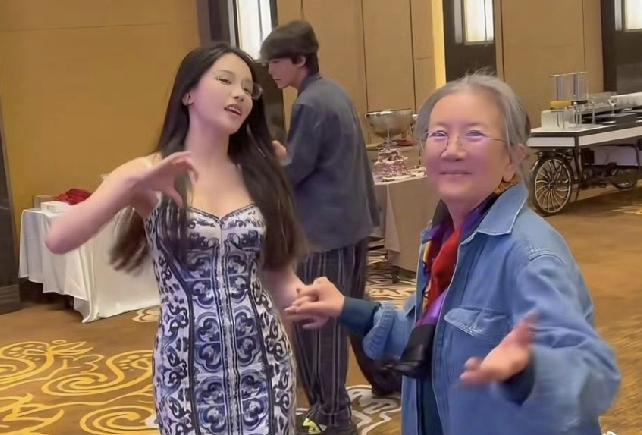 王力宏，离谱大瓜！

9月10日，王力宏突然被曝出一个离谱大瓜，有网友在演唱会庆