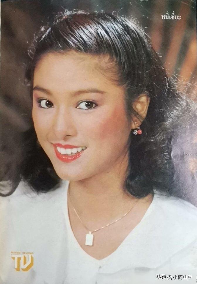 泰国杂志彩页之米雪、冯宝宝、黄杏秀、曾华倩、蔡嘉利、黎美娴、冼焕贞、龚慈恩、刘嘉