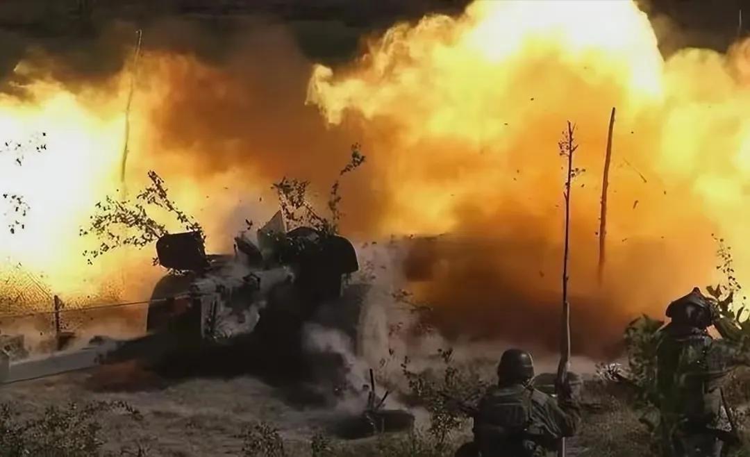 俄军正在哈尔科夫制造“陷阱”，蓄意绞杀对手。乌军四处抽调兵力，最终进入俄军的包围