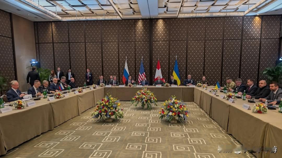 美国、俄罗斯和乌克兰代表针对停火协议结束首日会谈，三方没有发表任何正式声明，但据