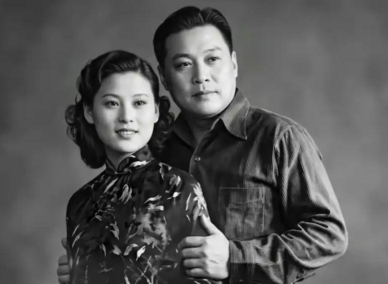 1936年，21岁袁祜祯和18岁的曹士岳大婚。洞房过后，曹士岳发现新娘不是完璧之