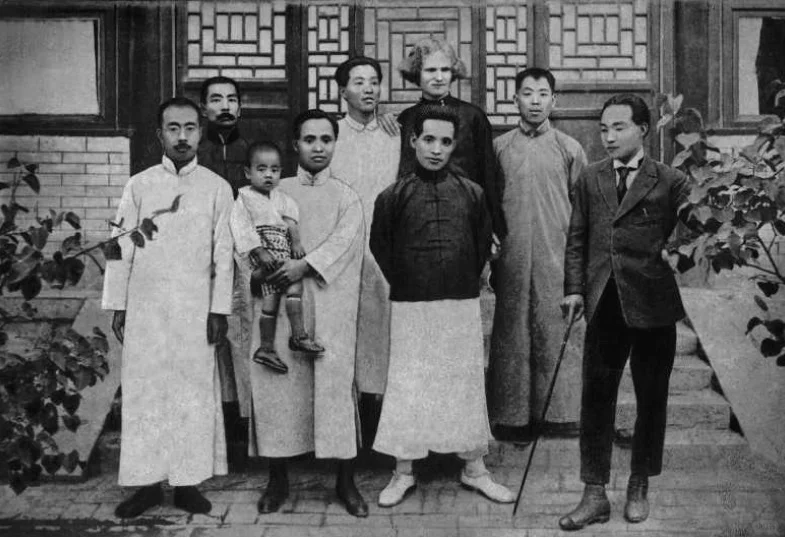 1923年4月摄于北京。爱罗先珂自1922年到北京大学任教世界语和俄国...