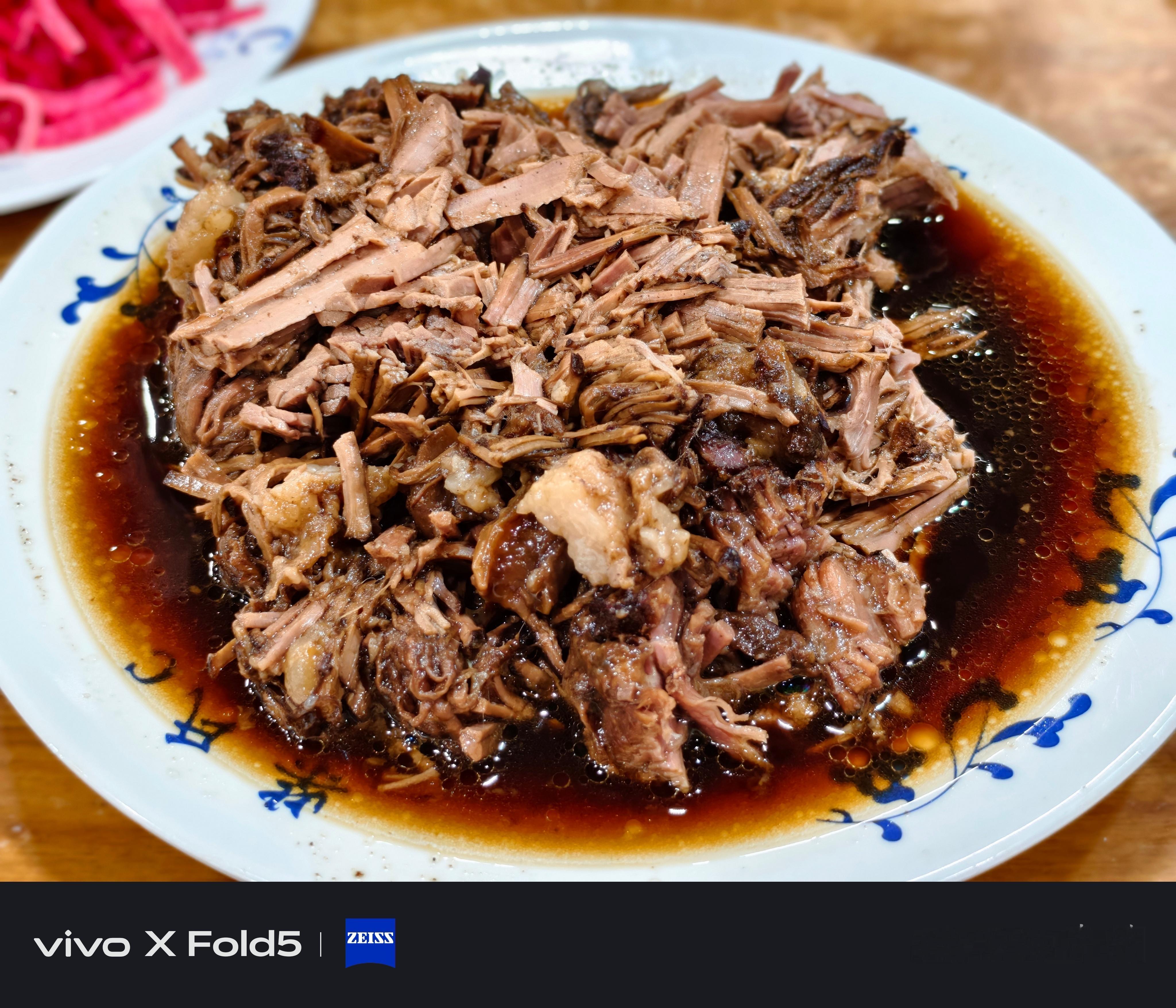 带张小苗游完泳照例吃躲大肉肉，柴氏真的是一段时间不吃就会想[笑而不语][笑而不语