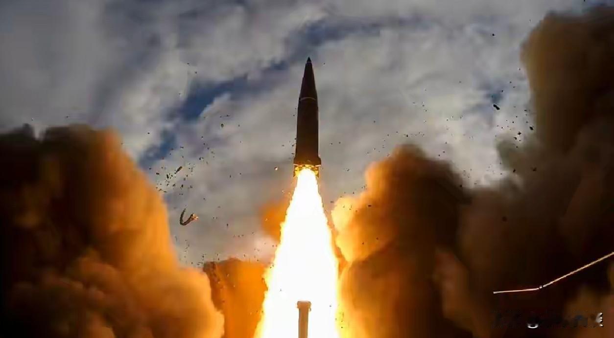 俄用榛树发起报复，摧毁乌50%地下天然气库，俄夺占利曼重要据点
 
昨天后半夜的