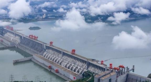 日本网友表示：如果中日战争爆发，日本第一个炸的不是中国的重要城市，而是第一个炸中