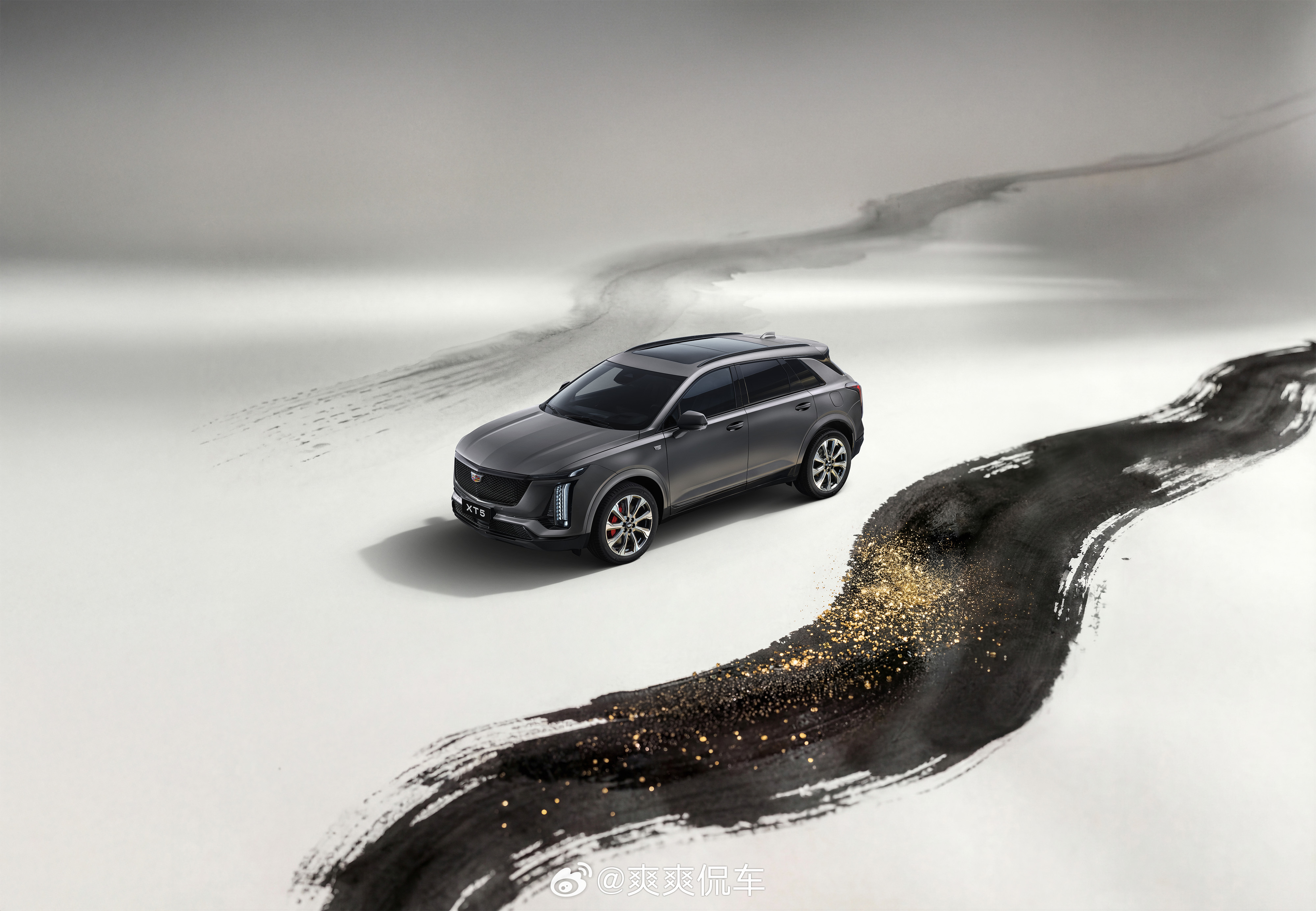 凯迪拉克XT5 东漓灰 凯迪拉克XT5春日焕新，新增「东漓灰」车色。第二代“金身