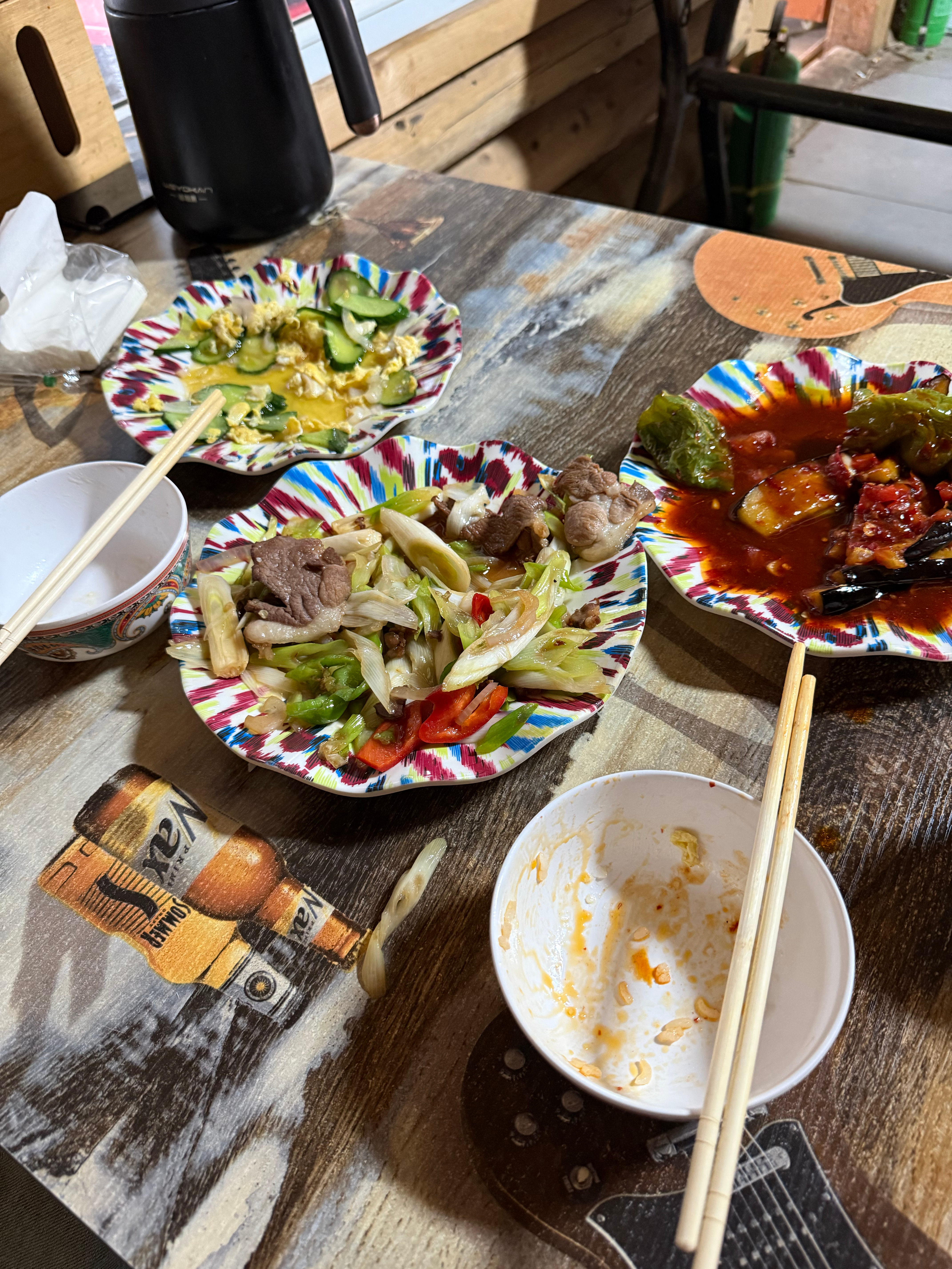 今天给我饿急眼了，昨天听到了我不爱吃面条今天中午点的炒菜晚上点的烧烤，哈哈哈哈吃
