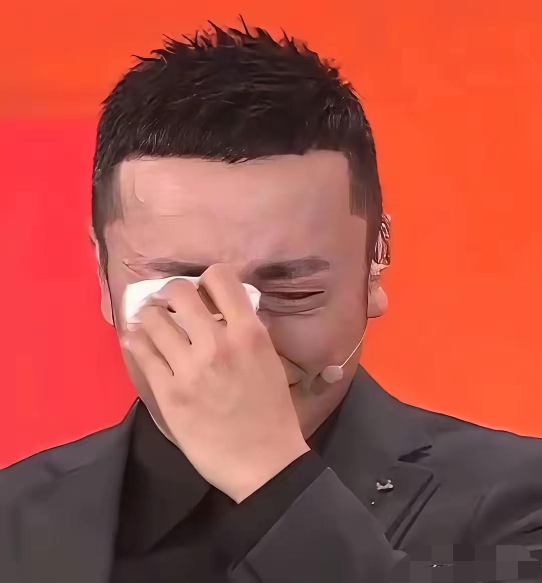 尼格买提，年入千万、10年春晚没掉过链子的男人，在2025年6月1日晚上，改签了