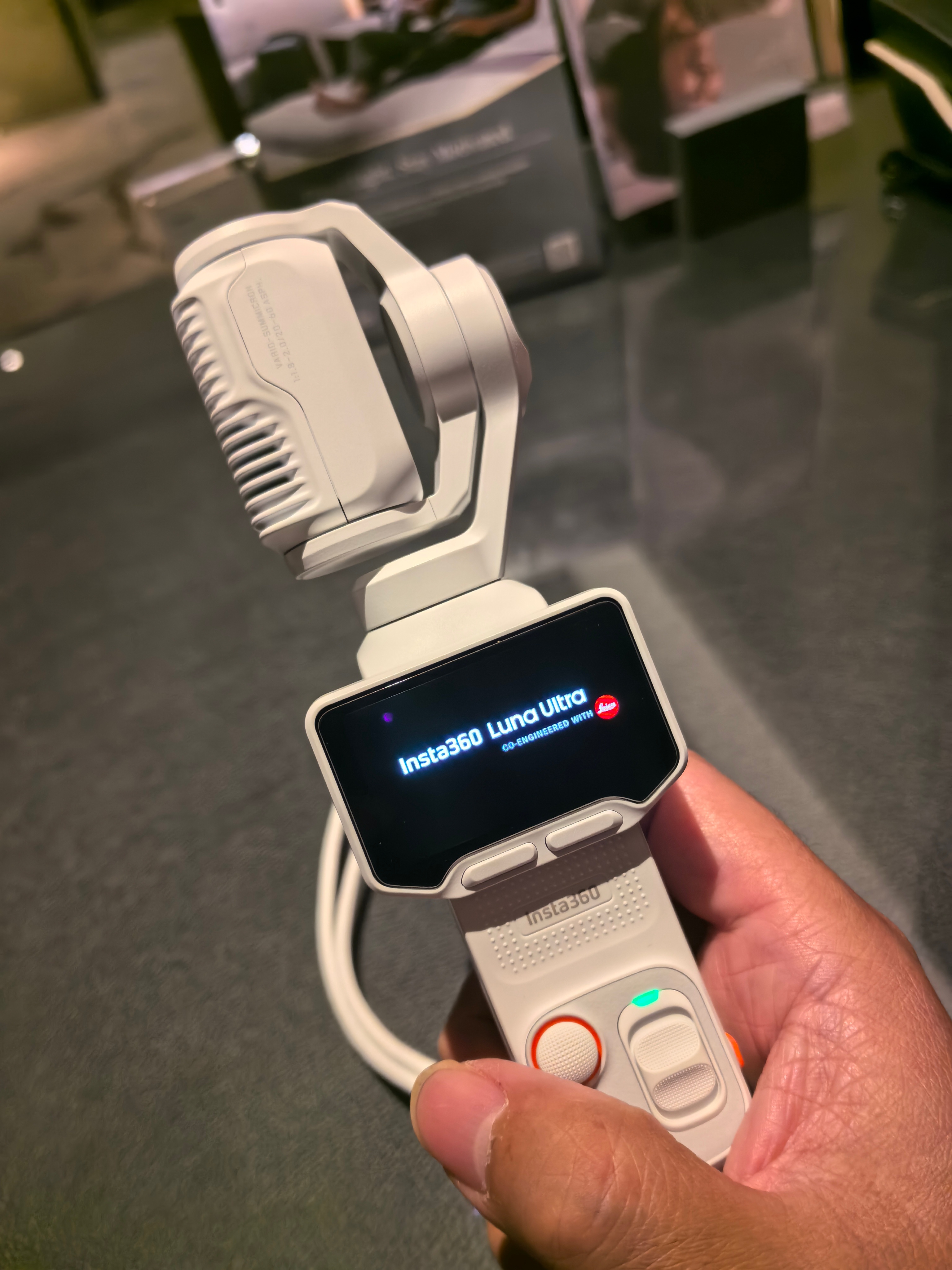 云台相机影石大疆谁更强刚拿到影石的Luna Ultra想找个DJI Poket4