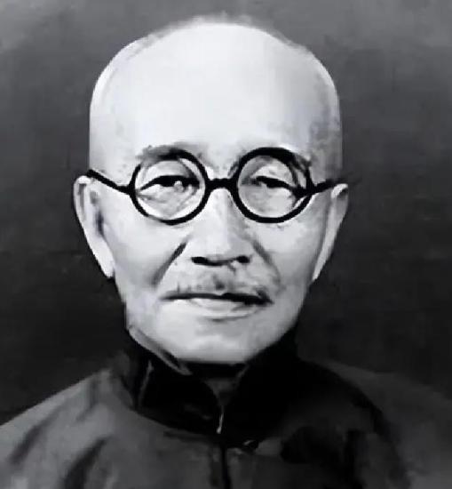 1924年，44岁的章士钊再次偷偷爱上一个歌女，后高调同居。妻子吴弱男知道后，带