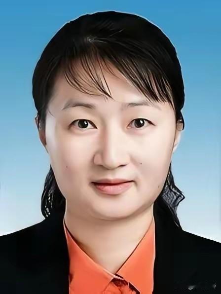 界面快讯传来消息，原贞丰县委书记，涂妍被查了。
说起贵州这位女干部涂妍，履历真的