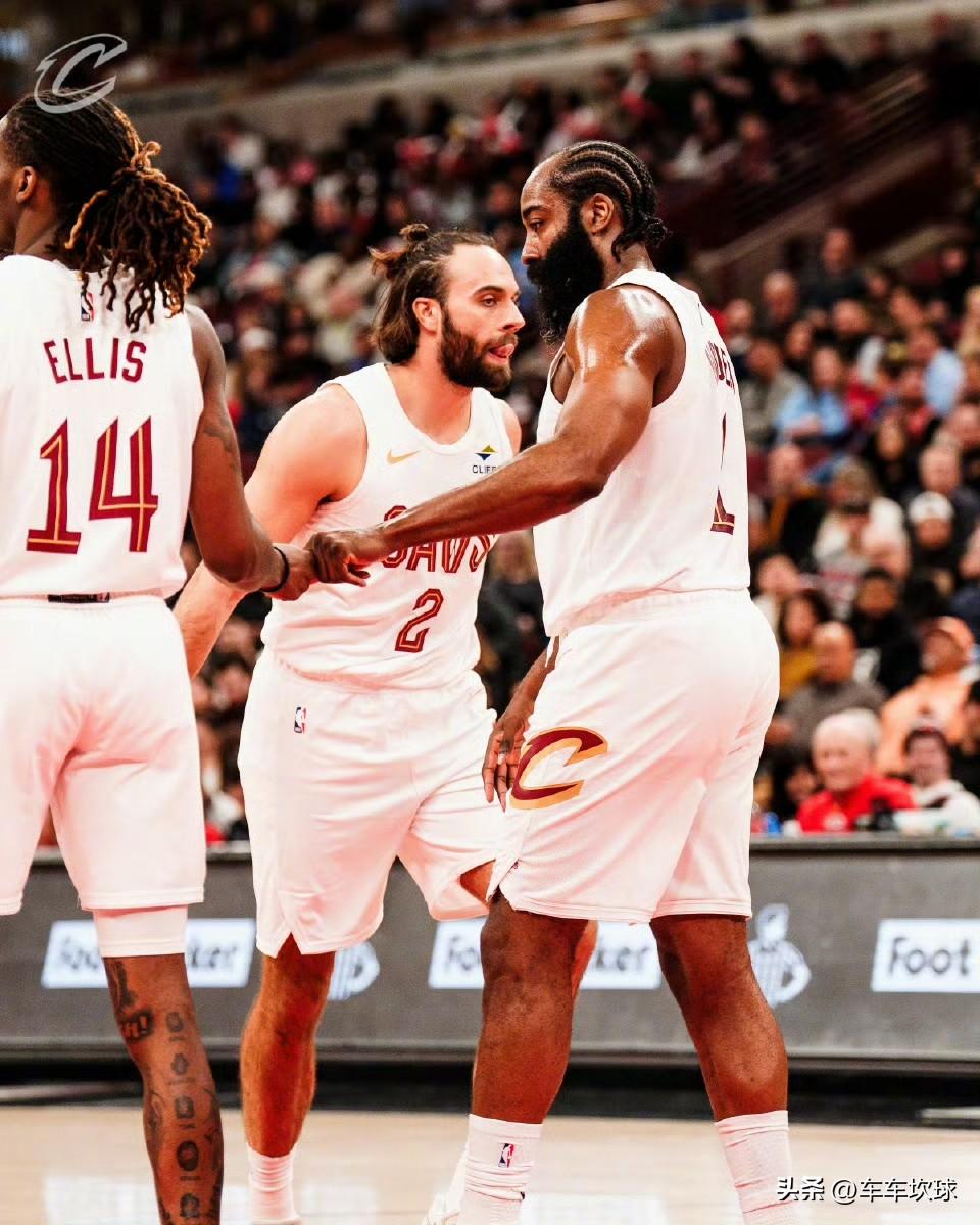 骑士明日客场打鹈鹕又是哈登一个人带队[机智]怎么说？继续爆

明日伤病报告：米切