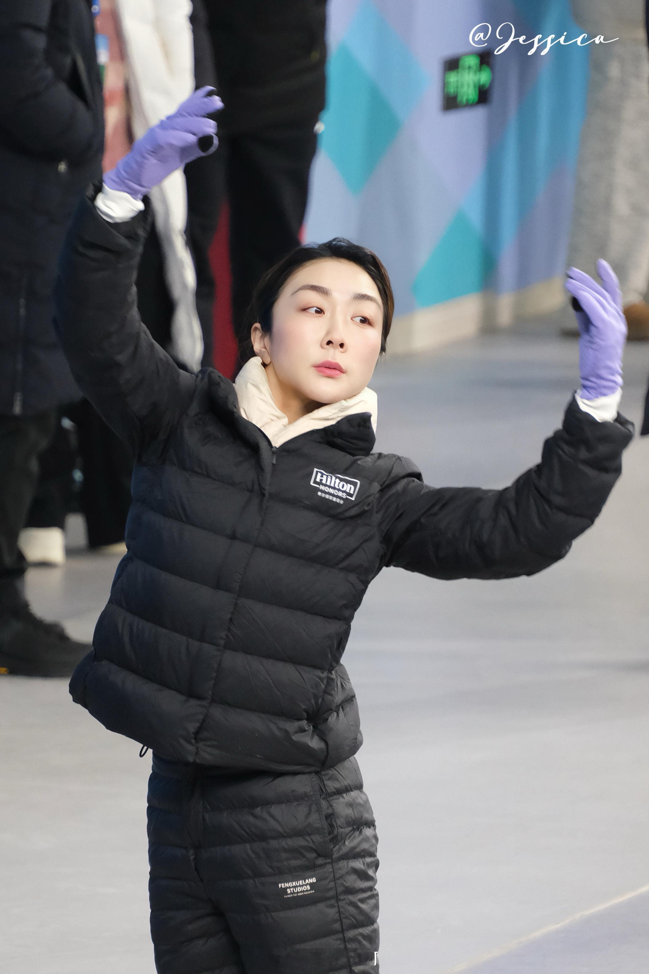 我完了 我现在看到这个动作只会想到赵涛老师  