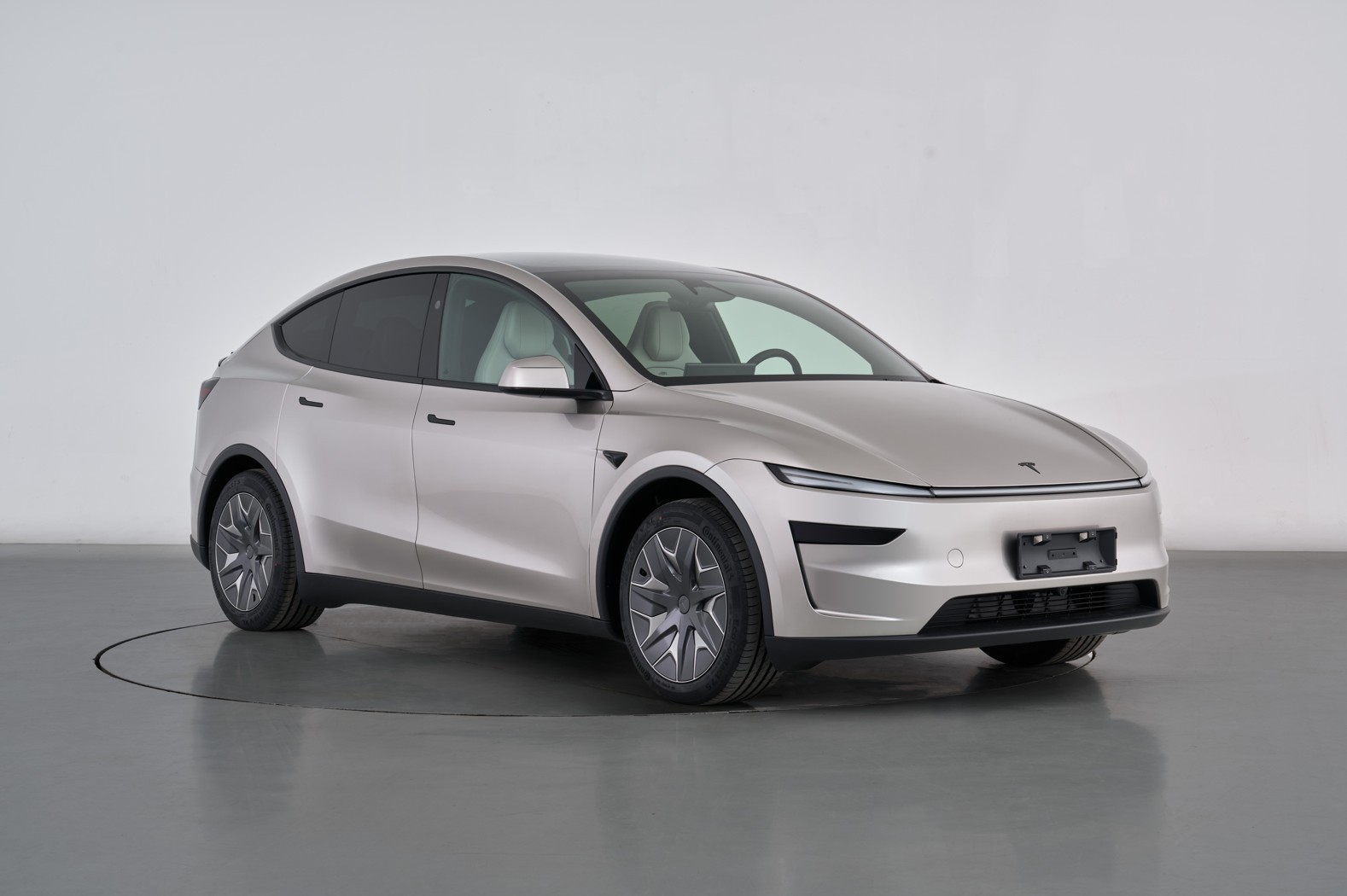 特斯拉ModelYL将于秋季发布 特斯拉宣布Model Y长轴距版命名为Mode