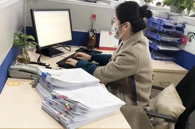 公司昨天正式公布了五一放假安排，一线实施人员只在五一当天放一天假。本来部门是希望