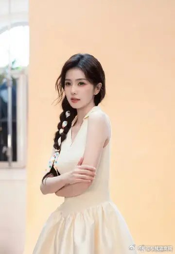 开到荼靡 彭冠英网传彭冠英将主演改编剧《开到荼蘼》的消息在社交平台发酵热议，可出