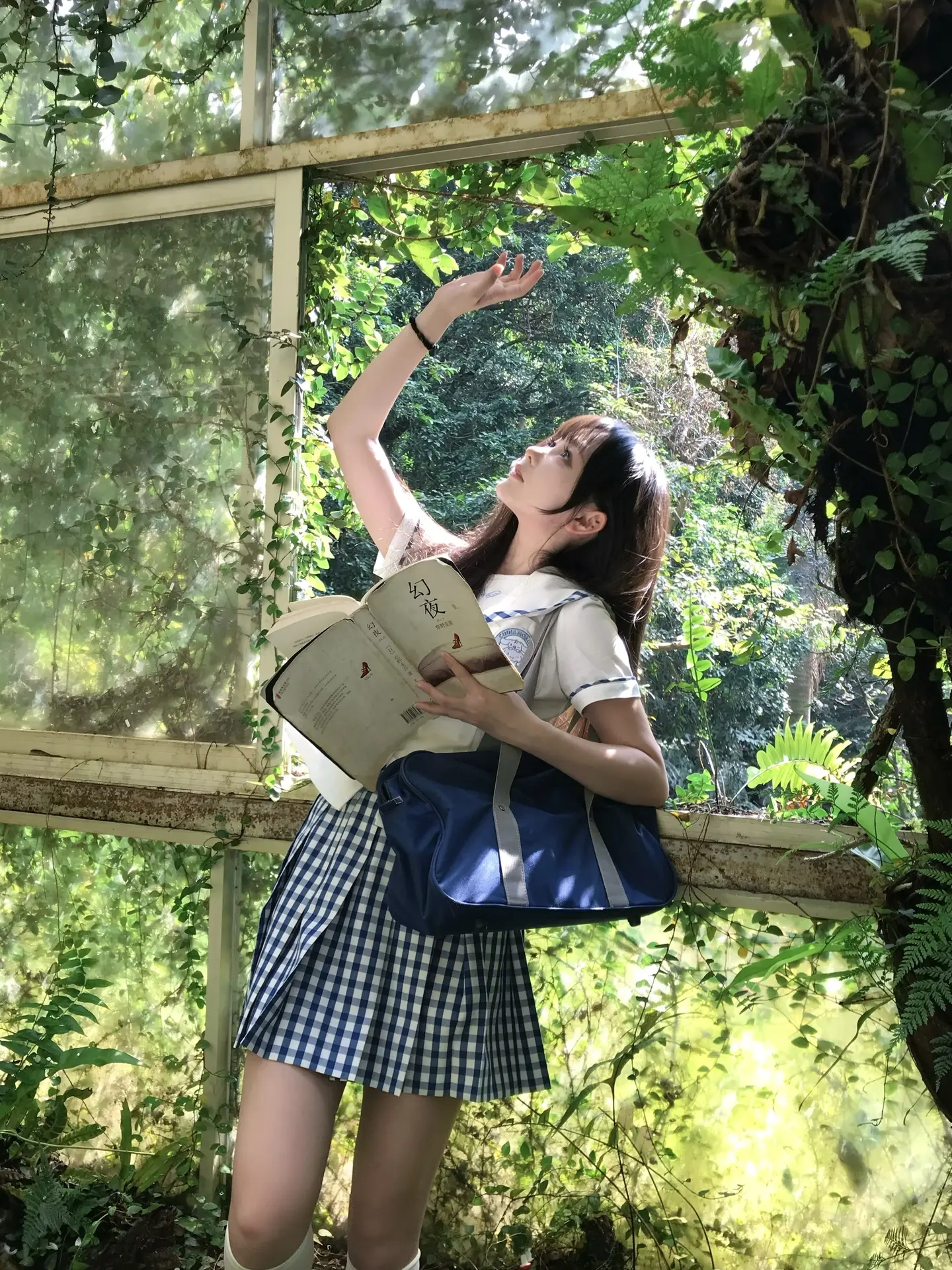 塑造我人生形状的力量那么多。像风 水流 落日 山川 从各个方向施加作用...