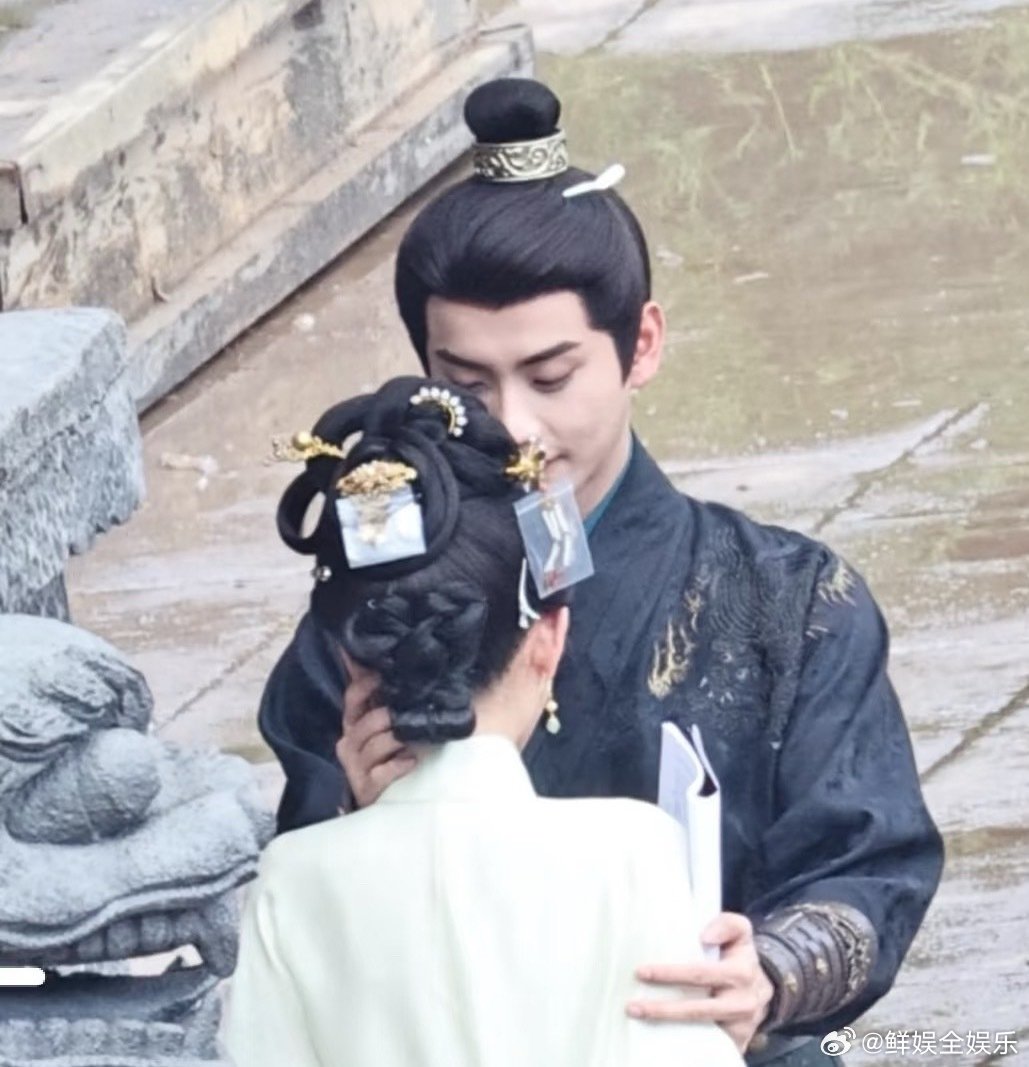 宋祖儿陈鑫海拥抱路透《表妹万福》大事真的很妙！宋祖儿陈鑫海拥抱路透，体型差直接嗑