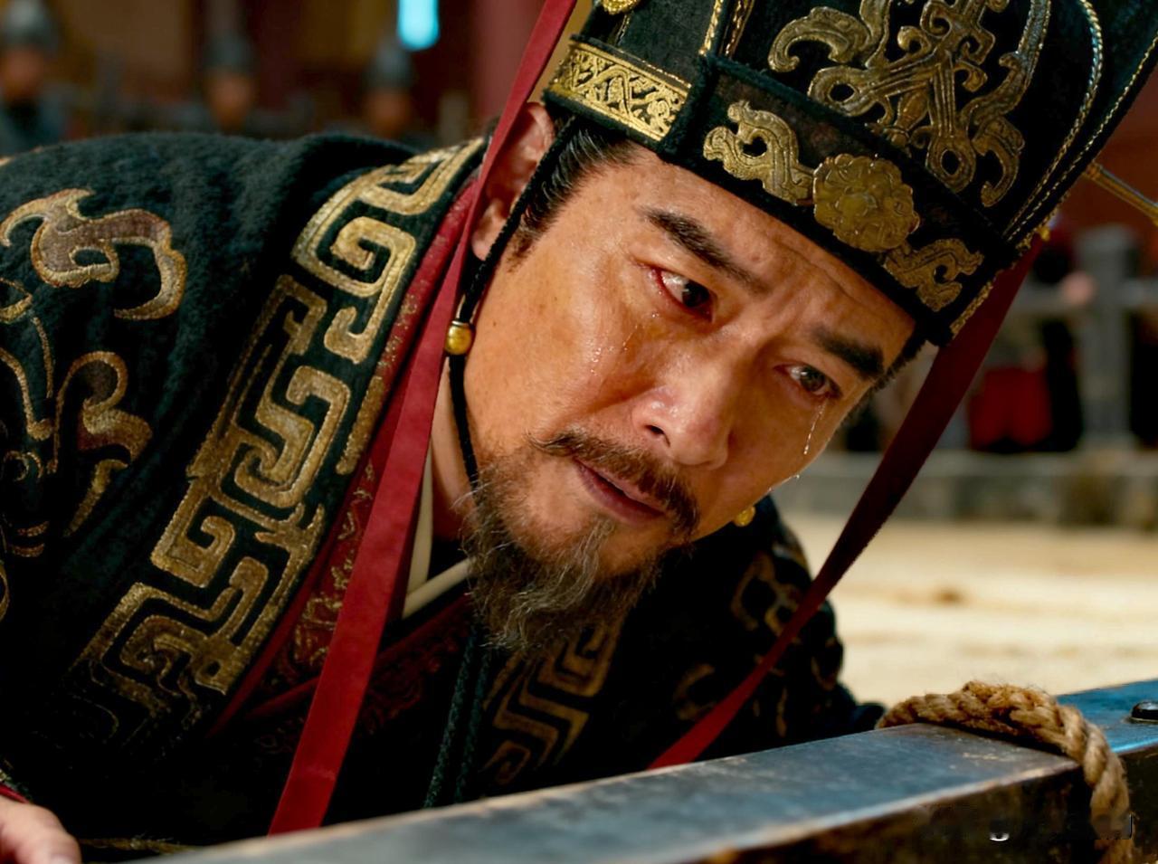 公元前208年，一代权相李斯被押赴刑场，身后是即将一同赴死的次子。这位曾辅佐秦始