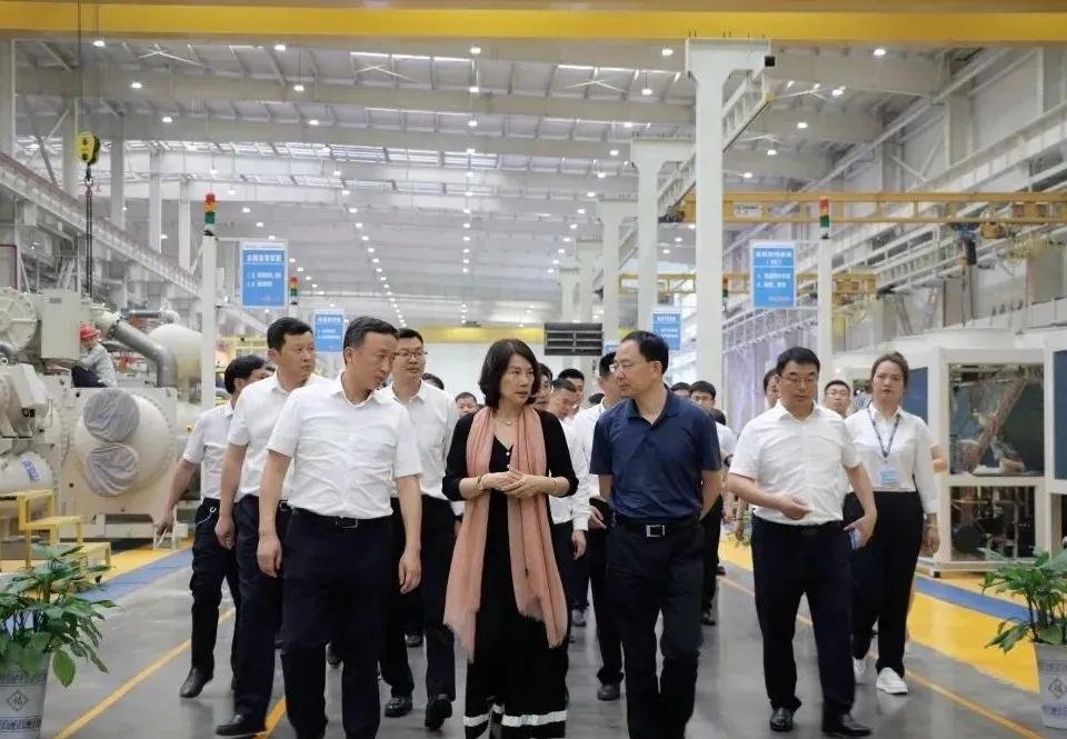 当年为逼董明珠道歉，胡锡进连续多日在社交平台与专栏发文，如今日本断供机床卡脖子，