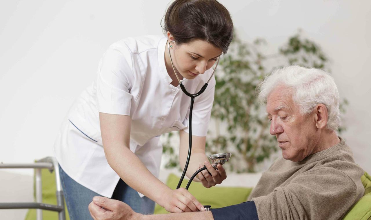 香烟再次被讨论！调查发现：高血压病人抽香烟，不多久或有5变化

抽烟在临床肿瘤学