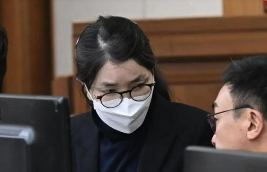 当地时间5月6日凌晨，刚刚判处前总统尹锡悦夫人金建希4年有期徒刑的二审主审法官申