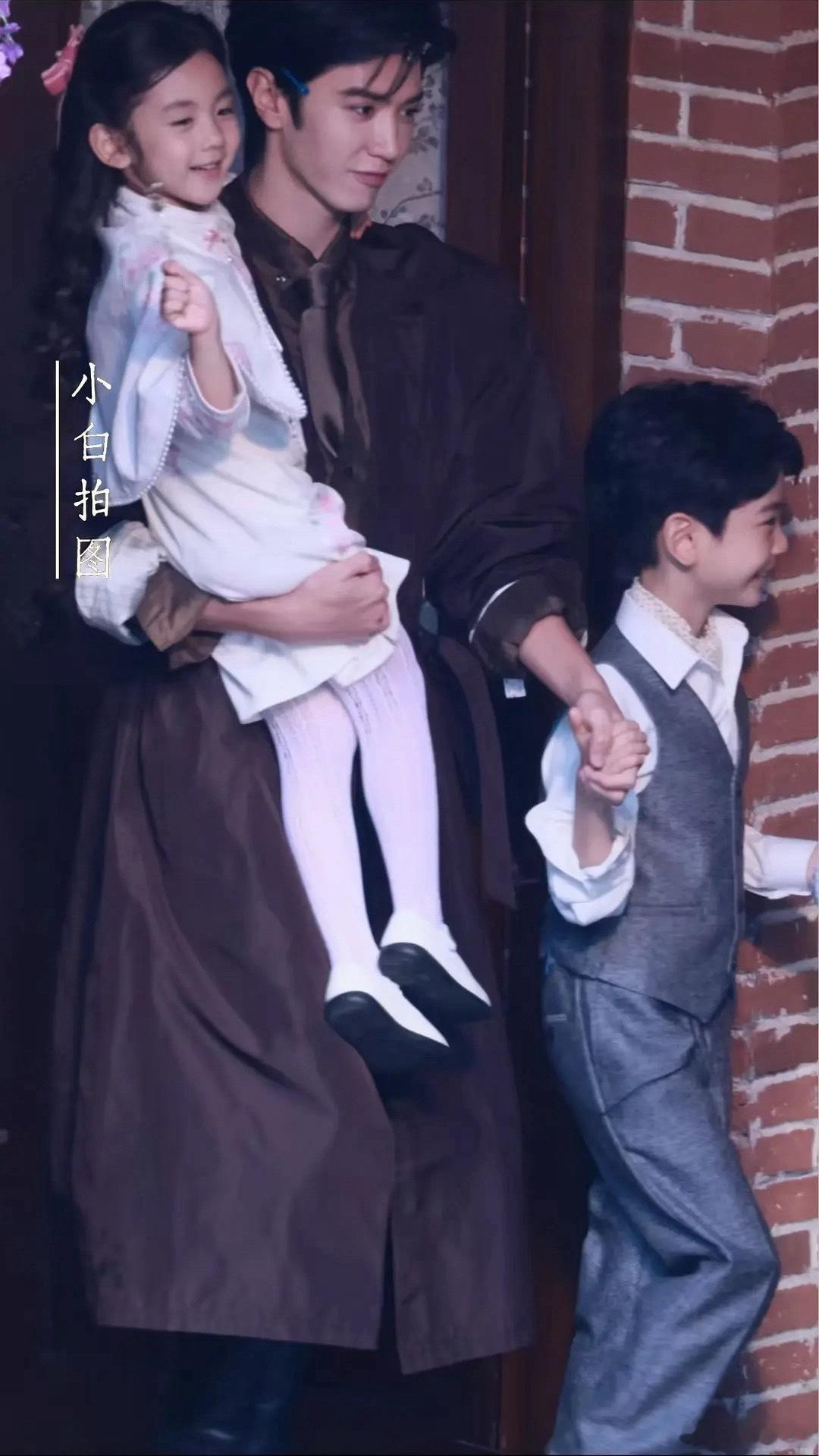 陈哲远浮生带孩子人夫感好强