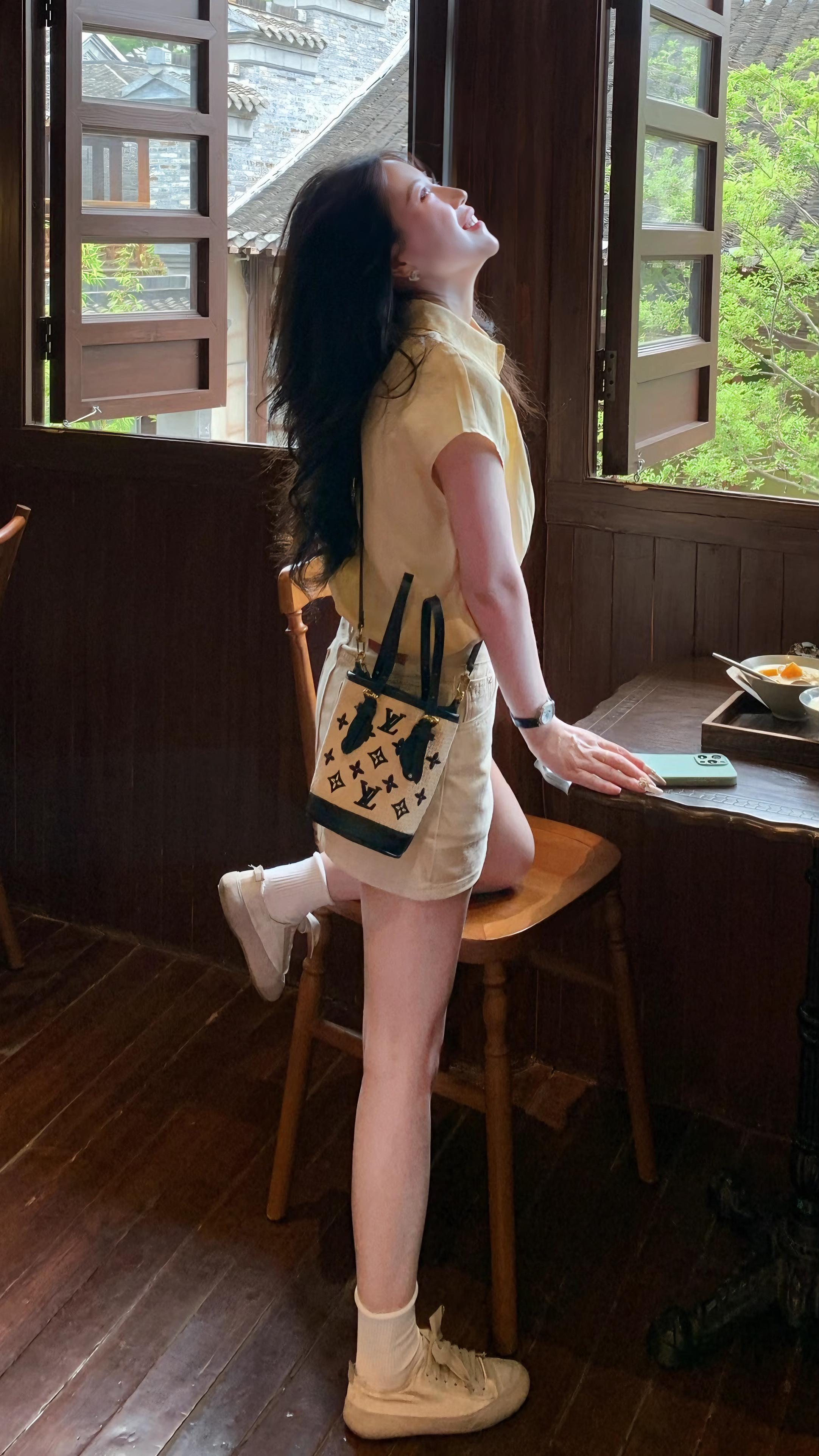 穿搭的方式简单点。