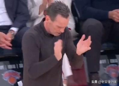 阿特金森的策略失效了，骑士被打懵了。

第三节回来，骑士突然就崩盘了，被尼克斯打