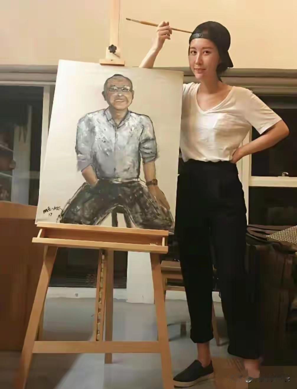 田朴珺还有不少身份呢，演员，制片人，作家，画家，投资人，独立女人，其实她是一个挺