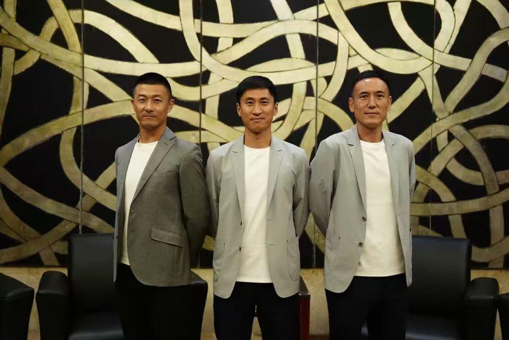 今天8点，三名中国裁判将亮相世界杯这场比赛！北京时间21日08:00，E组第二轮