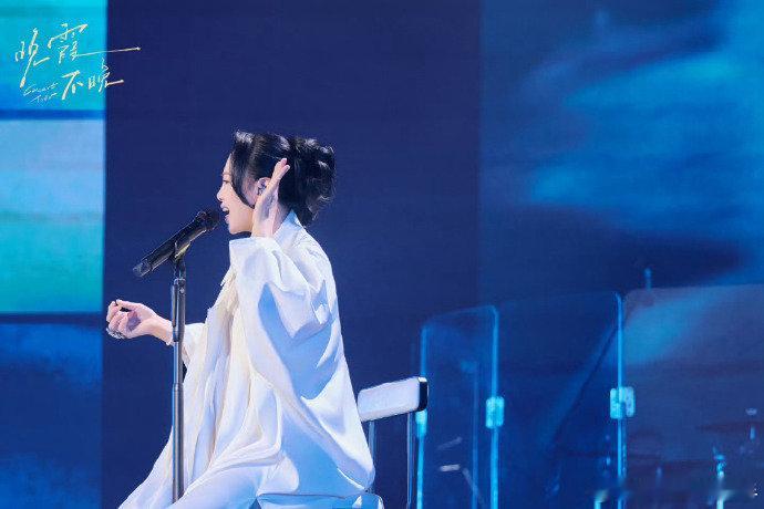 黄绮珊原生家庭的痛伴随一生小时候的欢乐有多难忘，后来的分离就有多刻骨，真的破防了