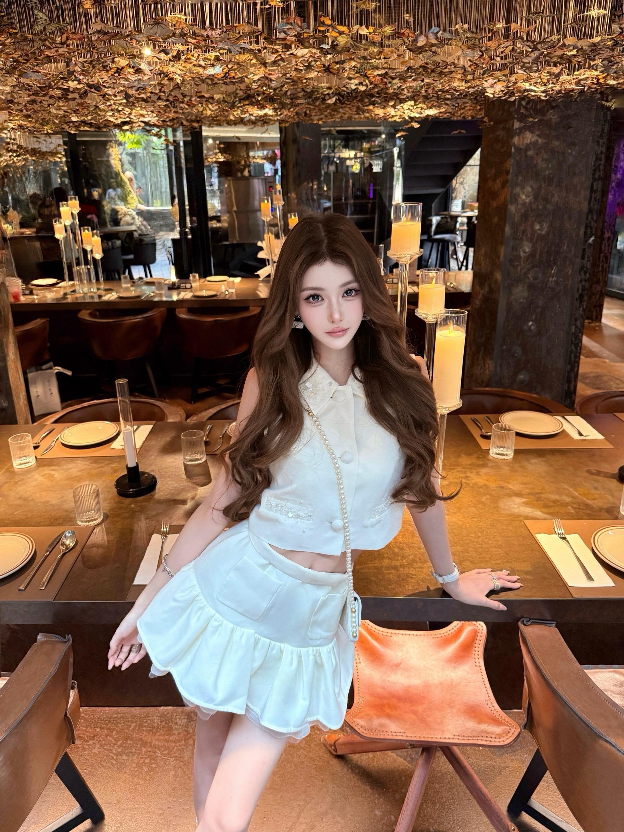 你把我的心搞得一团乱，还在那里甜甜的笑…