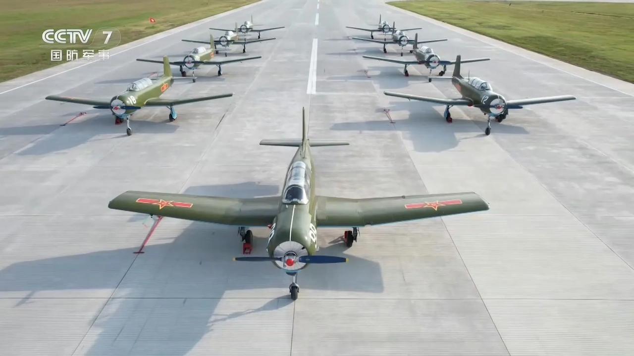 海军航空大学某团紧贴实战，聚焦航母舰载，创新开展了舰载化培养模式，力争最大化还原