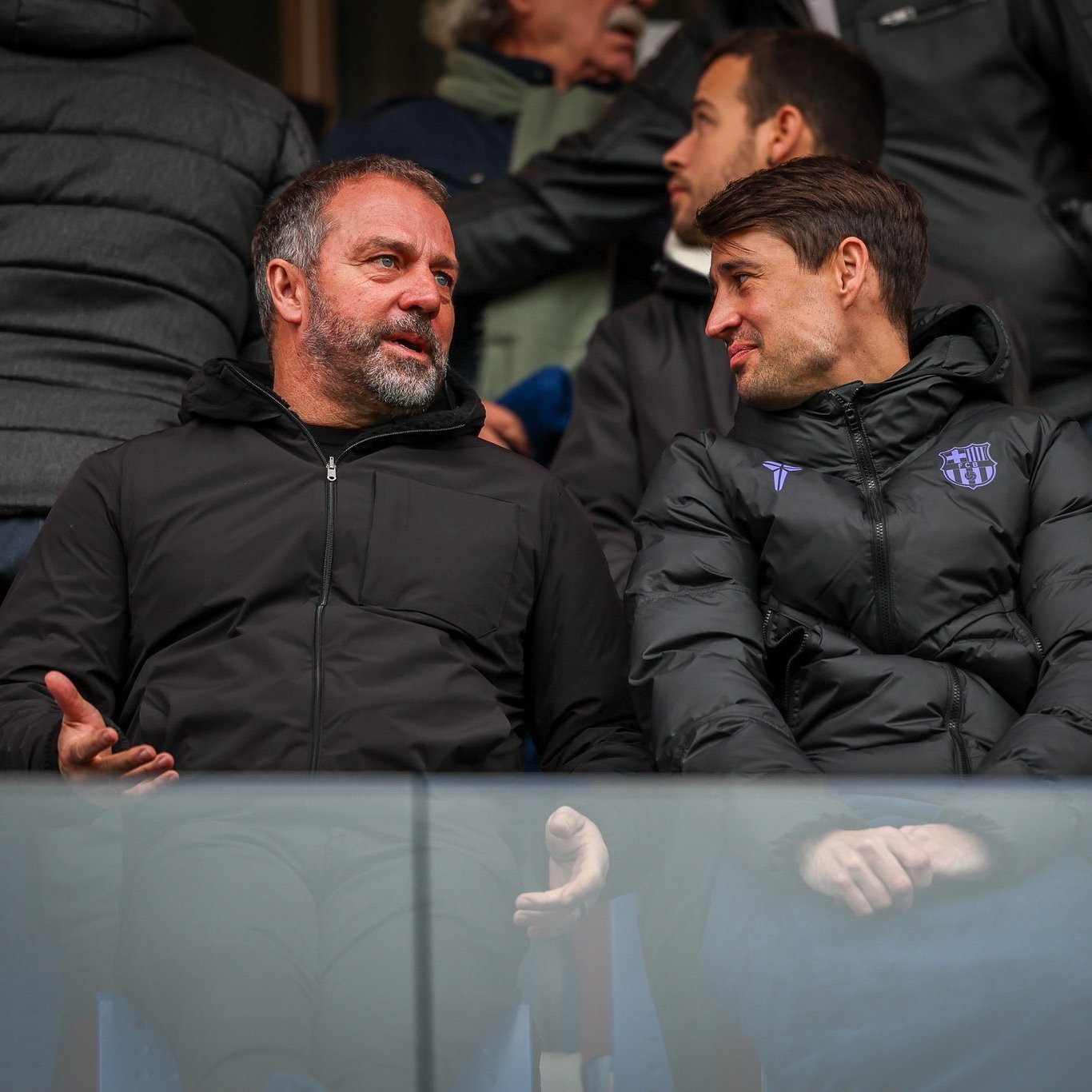 弗里克和博扬现场观战巴萨竞技比赛。👏🏻👏🏻👏🏻👏🏻西班牙人0比2