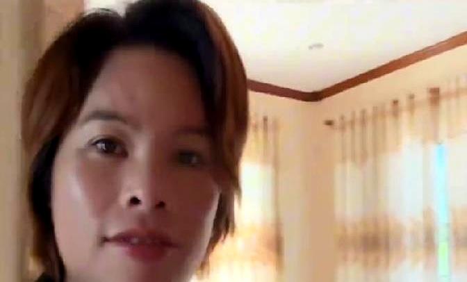 六个孩子三个爹，老挝留一子、云南生仨、跟阿彪又添俩。
小依这几段婚姻，真是过成一