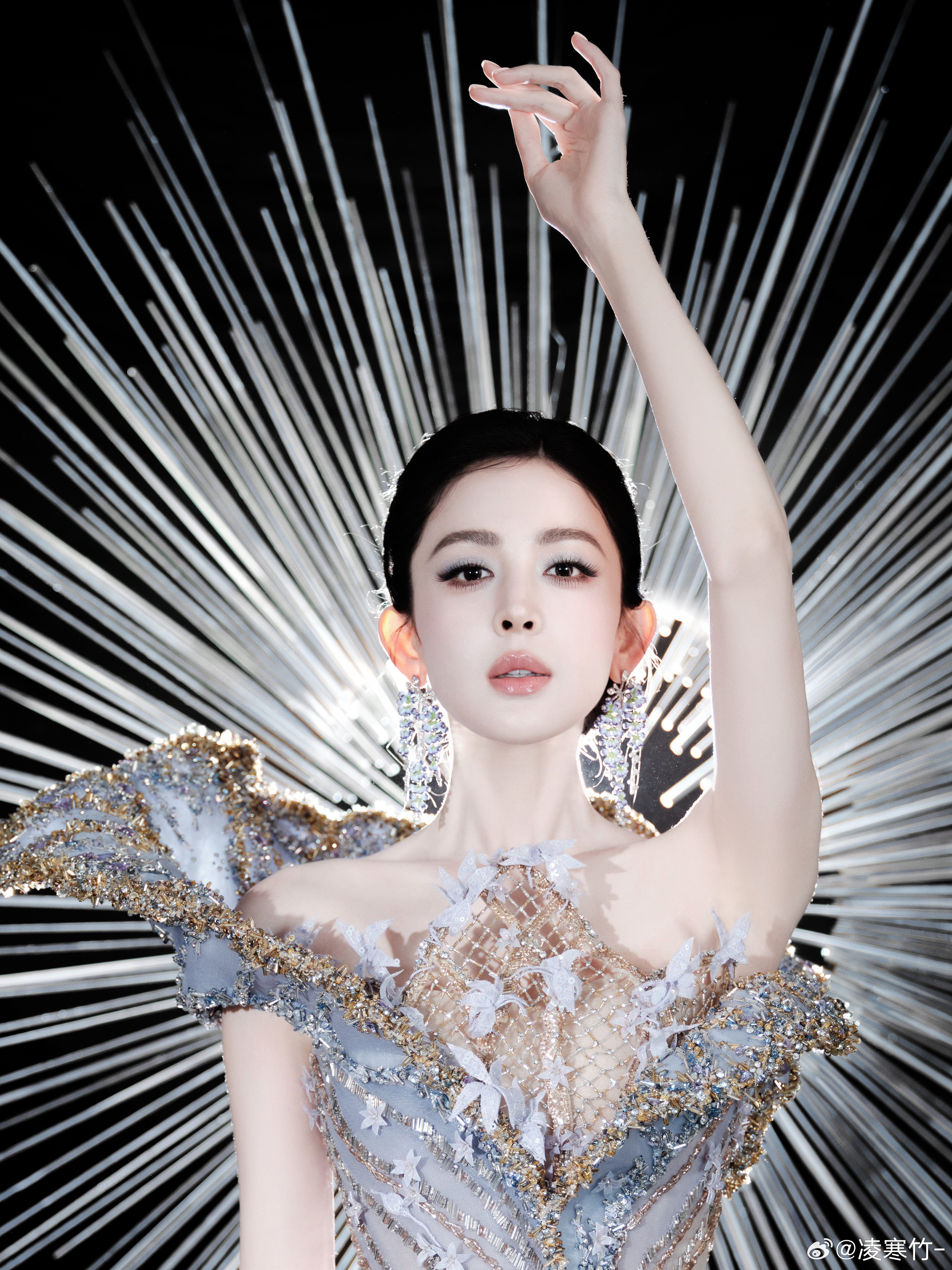 娜扎蓝色碎钻礼服惊艳全场 真 神女降临！真 绝 色[舔屏] ​​​