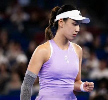 全运会网球女单:头号种子王欣瑜以6-2/6-0淘汰16岁小将王小童，强势晋级女单