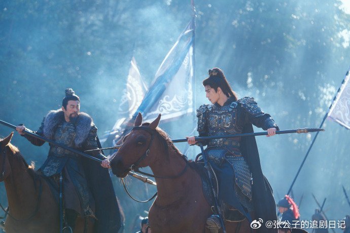 谁懂张凌赫这个看垃圾的眼神被张凌赫看垃圾的眼神爽到了 张凌赫眼神杀太蛊人！谢征这