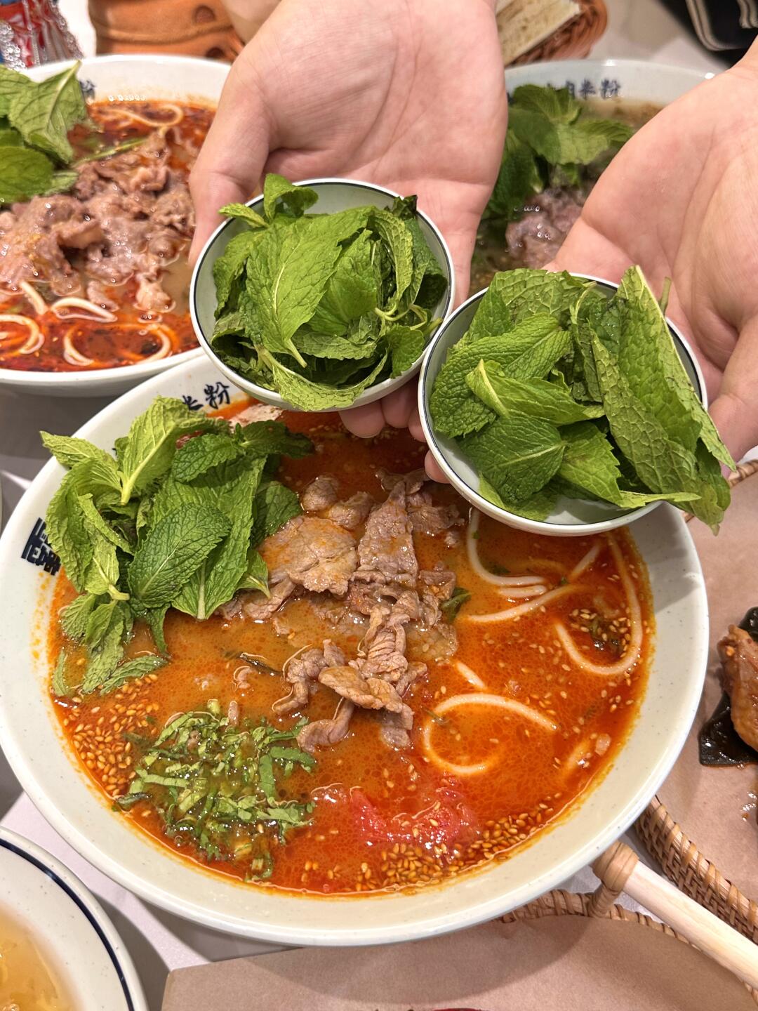 我宣布西安！巨好吃的贵州红酸汤牛肉粉❗️❗️