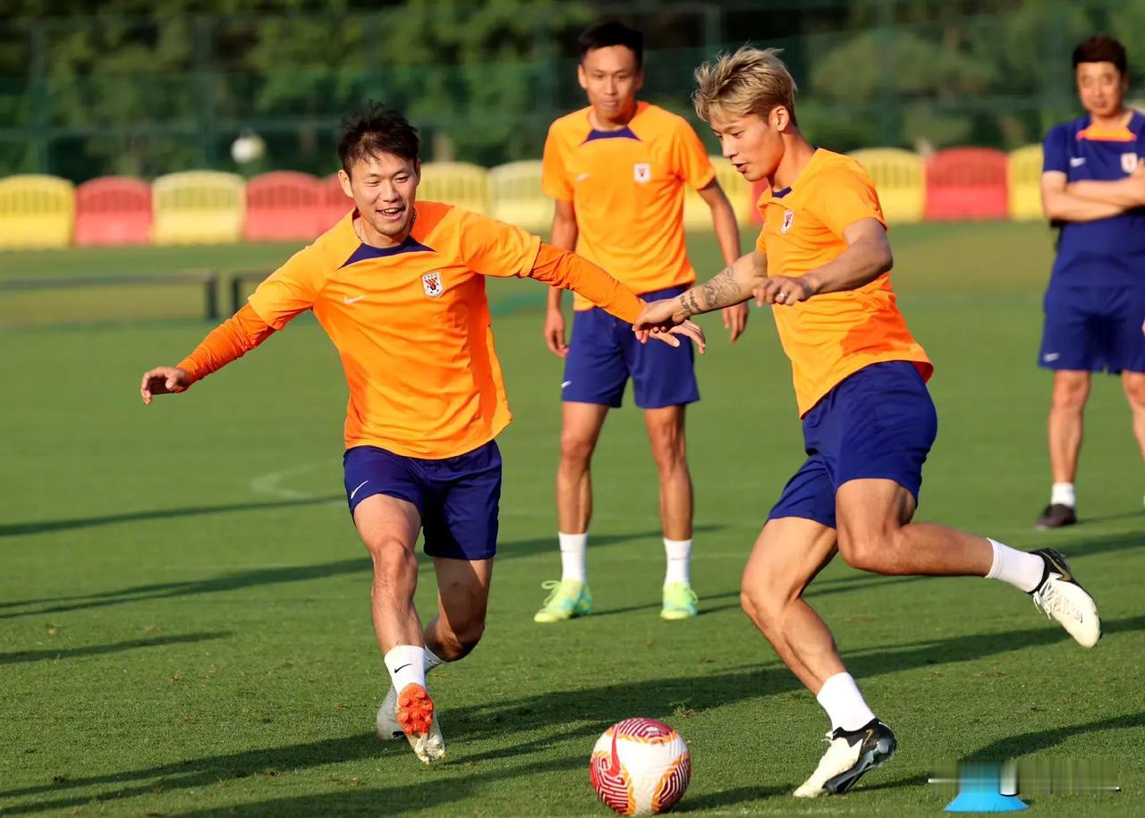 泰山队结束短暂假期集结训练，伤员陆续复出，崔康熙冷酷，张驰“松弛”，“失踪”已久