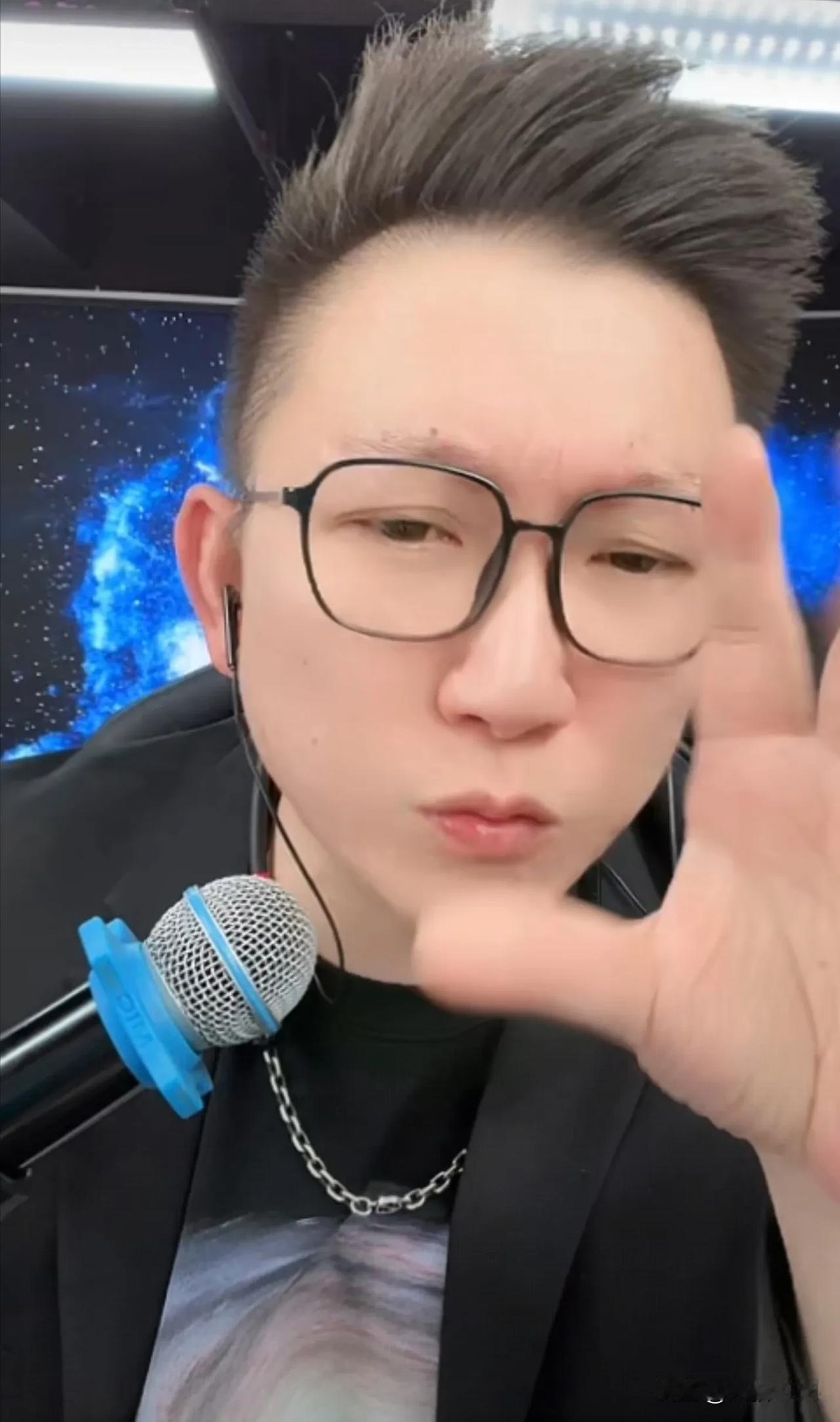 车小贩是谁！一位八卦主播，目前专门八卦才家的主播，什么才家主播上下播所有的故事给