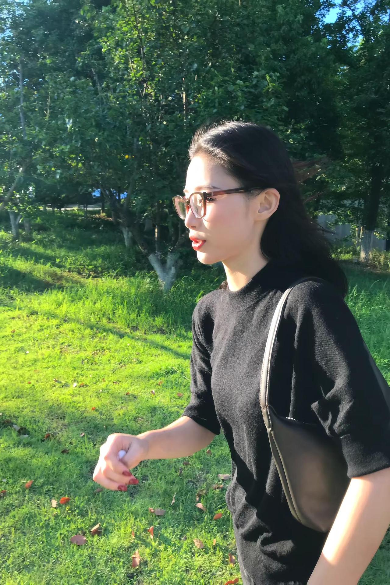 痛恨熬夜 享受熬夜 后悔熬夜今日份极简穿搭 自然系ootd