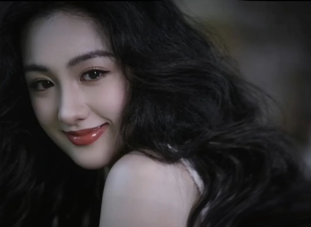 初见时 你阳光又明媚～