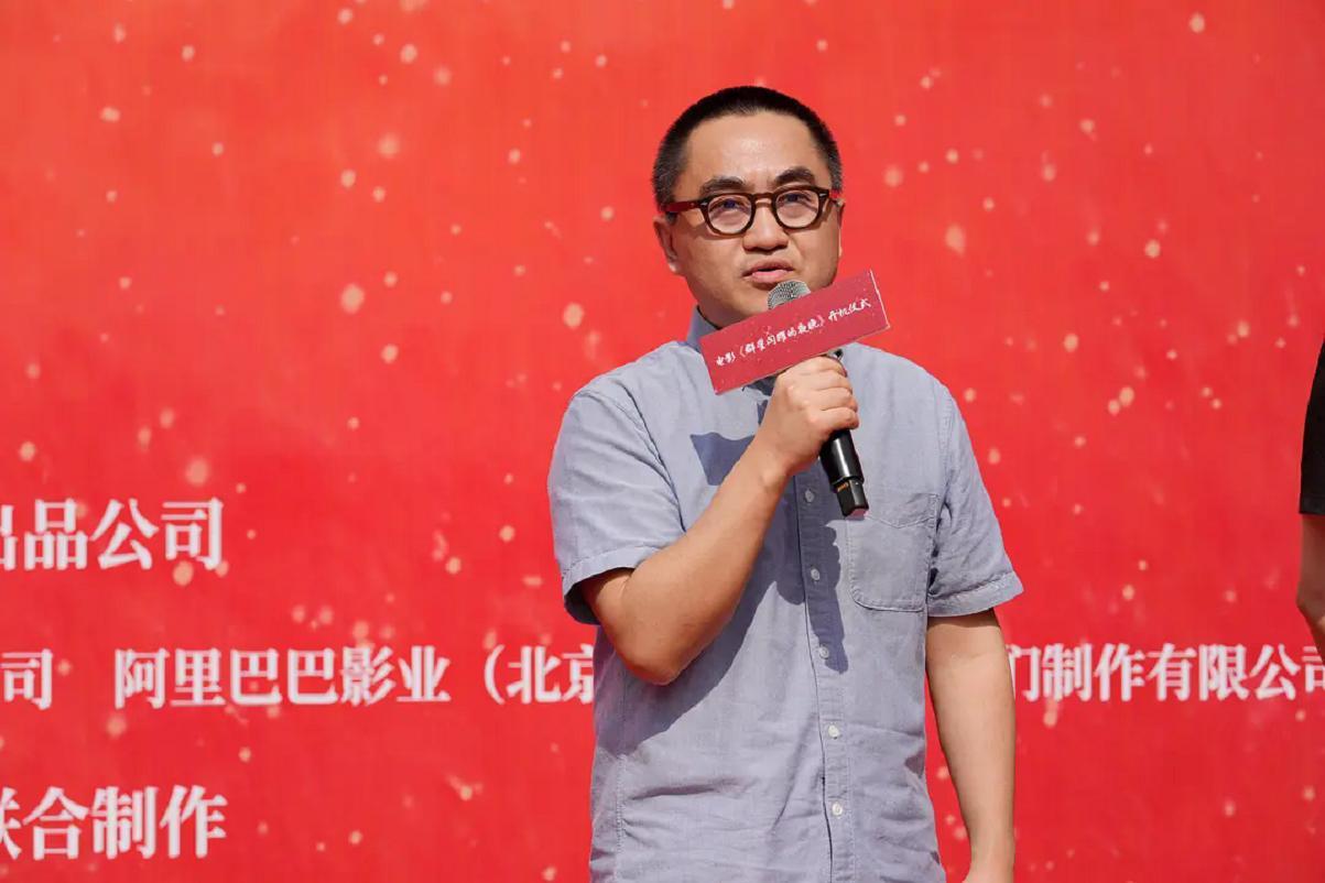 大器晚成！半路出家的草根编剧，凭五部封神作品撑起国产现实片天花板
 
张冀，男，