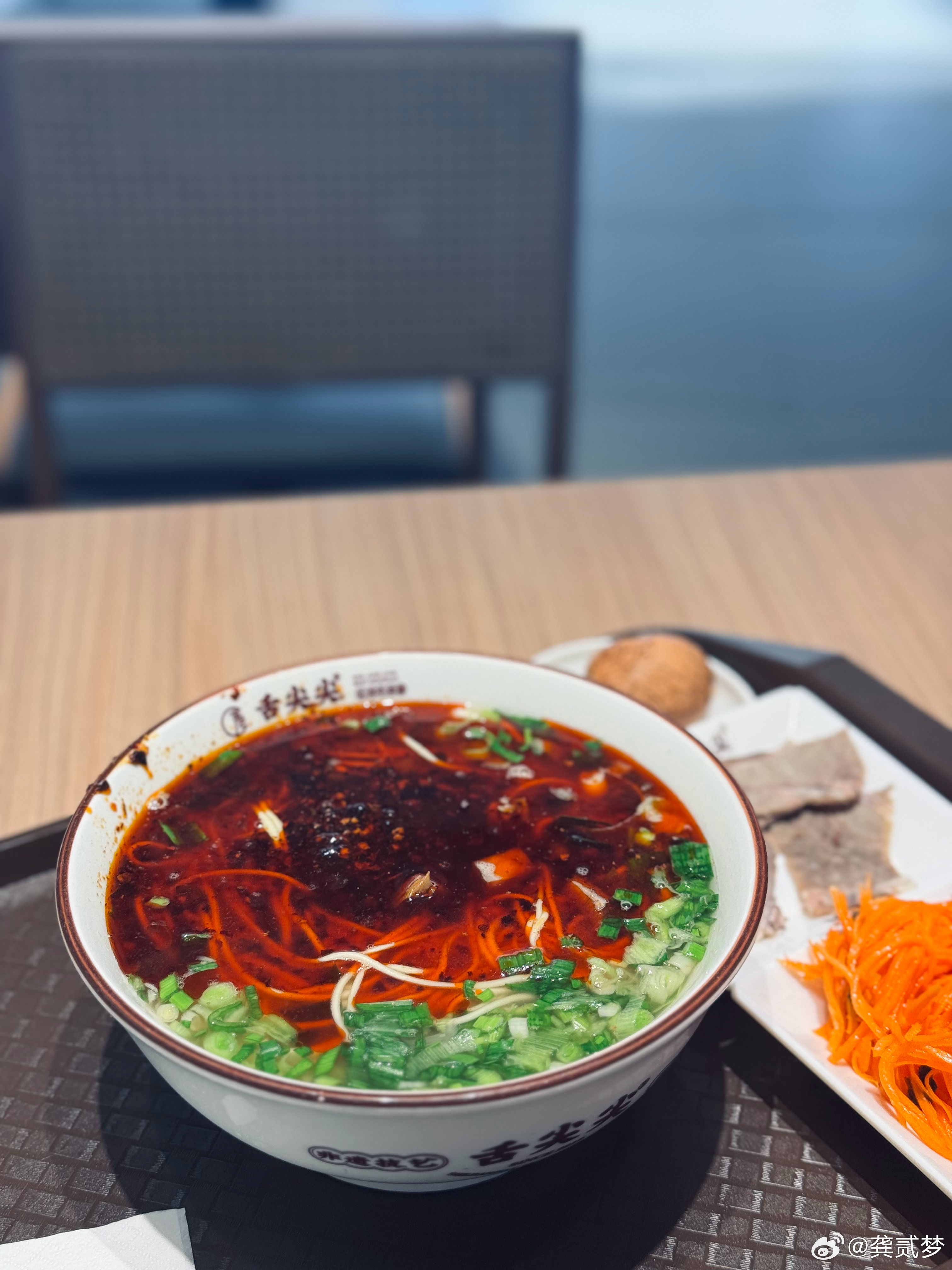 到兰州了，恰碗兰州拉面面先美食分享  ​​​
