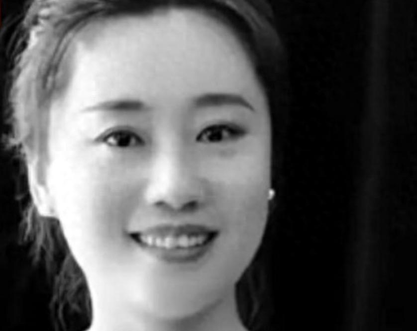 老头乐又闯祸了，而这一次的受害者，是一位38岁的女主持人！
这名女主持人叫做常学